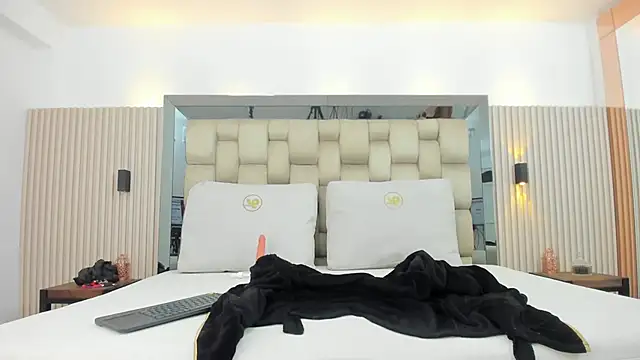 Snapshot of noah_pariss chatting on 12-04-25, 11:20 noah pariss online show from 12-04-25, 11:20