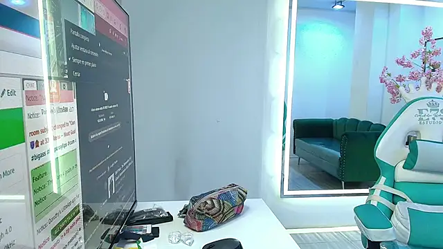 Snapshot of Gemma_bellini chatting on 12-04-25, 07:35 Gemma bellini online show from 12-04-25, 07:35