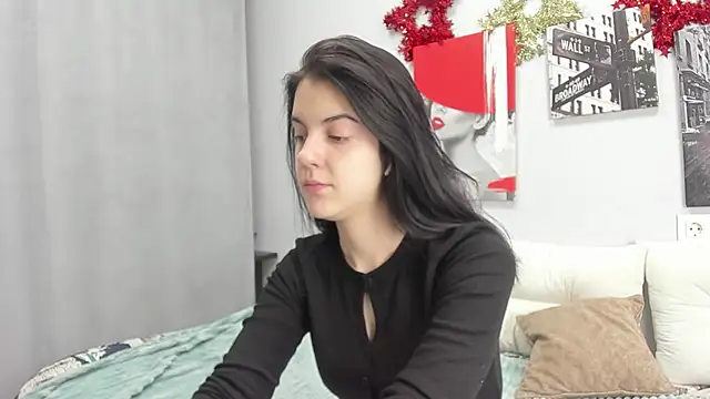 Lovely Audrey online show from 12-21-25, 01:30