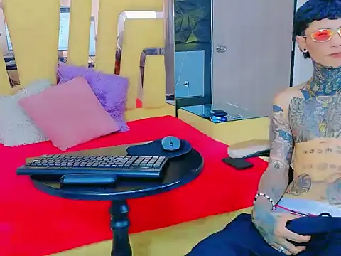 Snapshot of IsabelaANDjordan chatting on 11-19-25, 07:47 IsabelaANDjordan online show from 11-19-25, 07:47