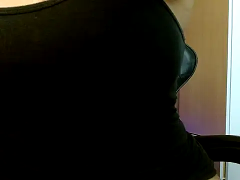 DiivaMarii online show from 11-17-25, 01:37