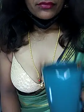 Snapshot of Premalatha_28 chatting on 05-04-26, 12:30 Premalatha 28 online show from 05-04-26, 12:30