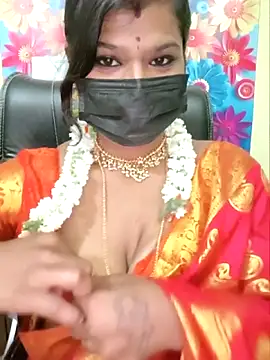 Snapshot of Premalatha_28 chatting on 05-21-26, 07:00 Premalatha 28 online show from 05-21-26, 07:00