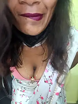 Snapshot of Premalatha_28 chatting on 04-24-26, 07:10 Premalatha 28 online show from 04-24-26, 07:10