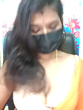 Snapshot of Premalatha_28 chatting on 05-08-26, 05:06 Premalatha 28 online show from 05-08-26, 05:06