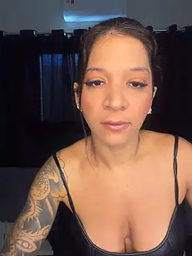 Snapshot of biadominatrix chatting on 05-29-26, 12:22 biadominatrix online show from 05-29-26, 12:22