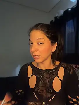 Snapshot of biadominatrix chatting on 05-11-26, 01:23 biadominatrix online show from 05-11-26, 01:23