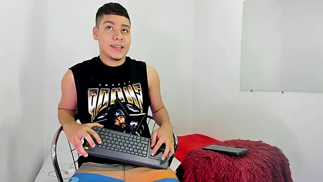 Lucastorrez01 online show from 02-05-26, 07:32