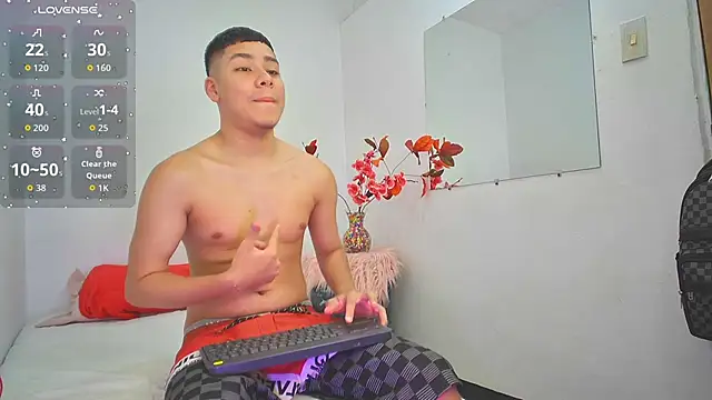 Lucastorrez01 online show from 11-27-25, 02:45