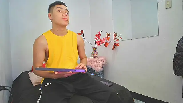 Lucastorrez01 online show from 11-30-25, 02:23