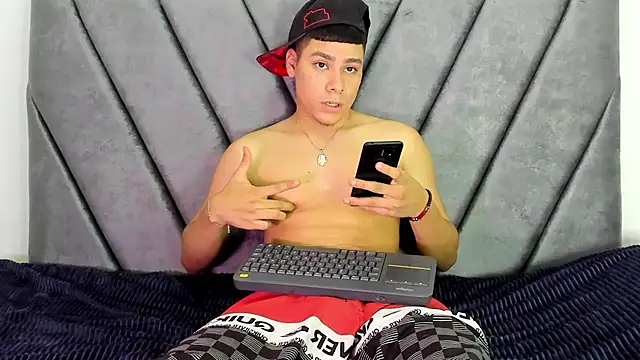 Lucastorrez01 online show from 07-09-26, 12:00