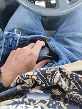 Snapshot of critter009 chatting on 11-30-25, 04:41 critter009 online show from 11-30-25, 04:41