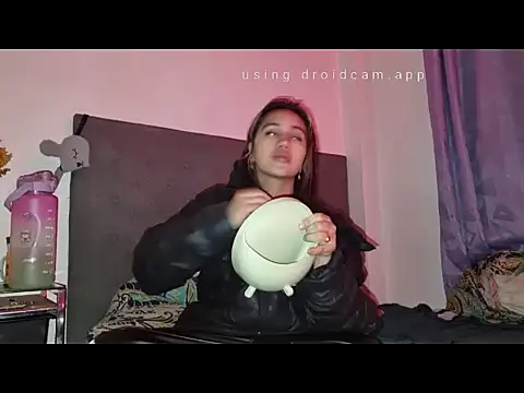 Youngcople18 online show from 11-22-25, 02:43