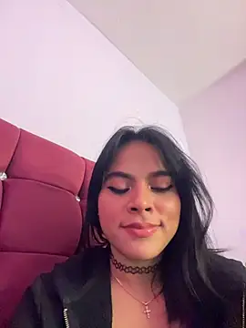 Sophie wyld online show from 11-20-25, 02:23