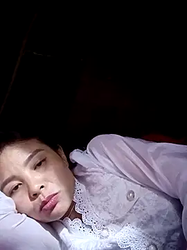 Snapshot of mon1-day chatting on 11-17-25, 01:48 mon1-day online show from 11-17-25, 01:48