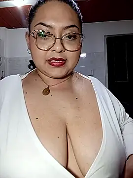 Snapshot of Anna_Lucia88 chatting on 05-31-26, 04:29 Anna Lucia88 online show from 05-31-26, 04:29