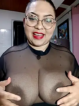 Snapshot of Anna_Lucia88 chatting on 06-08-26, 08:04 Anna Lucia88 online show from 06-08-26, 08:04