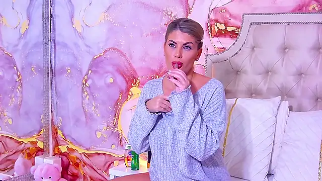 SalmaRroze online show from 11-22-25, 05:17