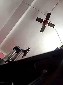 Snapshot of Heaven-2- chatting on 11-30-25, 04:13 Heaven-2- online show from 11-30-25, 04:13