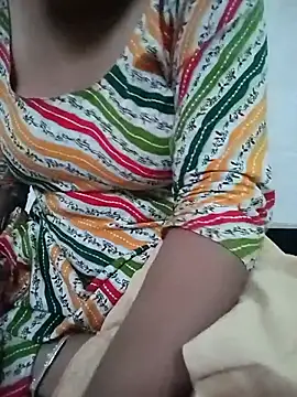 Snapshot of Menka_cut34 chatting on 07-02-26, 12:22 Menka cut34 online show from 07-02-26, 12:22