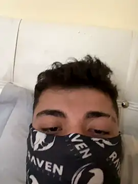 Snapshot of uuserxw chatting on 11-16-25, 11:04 uuserxw online show from 11-16-25, 11:04