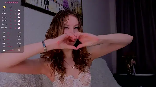 Snapshot of Alisavine chatting on 05-12-26, 07:20 Alisavine online show from 05-12-26, 07:20