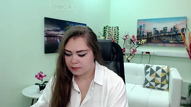 Susanna S online show from 11-30-25, 06:36