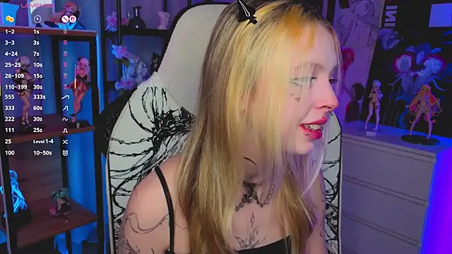 ElvenQueen online show from 11-17-25, 04:11