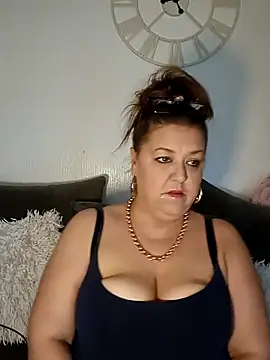 Snapshot of Nova-WiseX chatting on 11-28-25, 11:10 Nova-WiseX online show from 11-28-25, 11:10