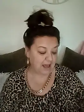 Snapshot of Nova-WiseX chatting on 12-21-25, 11:34 Nova-WiseX online show from 12-21-25, 11:34