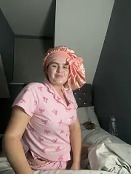 Blonde Bunny online show from 02-15-26, 11:47