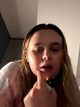 Blonde Bunny online show from 12-02-25, 01:17