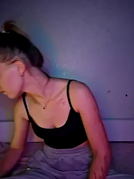 Snapshot of carolinakis_ chatting on 02-22-26, 08:21 carolinakis online show from 02-22-26, 08:21