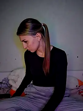 Snapshot of carolinakis_ chatting on 02-14-26, 08:31 carolinakis online show from 02-14-26, 08:31