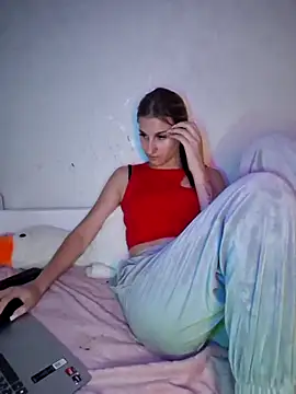 Snapshot of carolinakis_ chatting on 02-16-26, 07:23 carolinakis online show from 02-16-26, 07:23