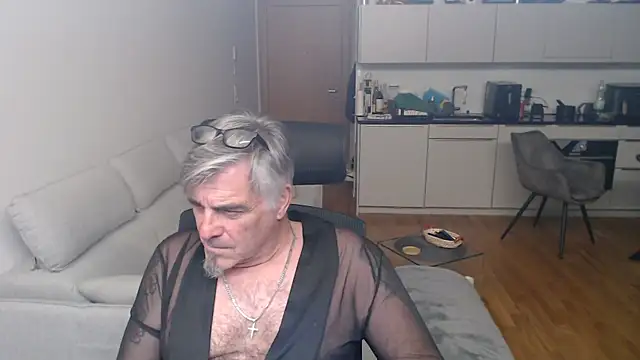 Buidapest online show from 04-04-26, 04:30