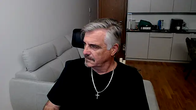 Buidapest online show from 11-21-25, 12:20