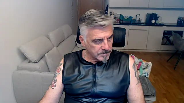 Snapshot of Buidapest chatting on 02-18-26, 10:39 Buidapest online show from 02-18-26, 10:39