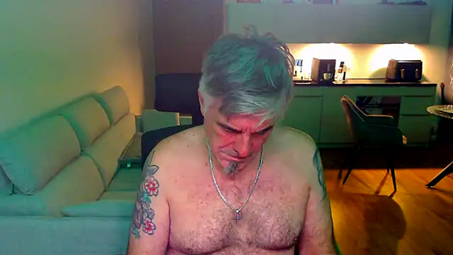 Buidapest online show from 03-25-26, 04:12