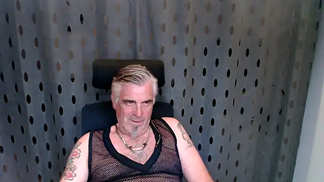 Snapshot of Buidapest chatting on 07-13-26, 12:00 Buidapest online show from 07-13-26, 12:00