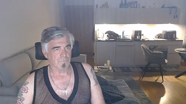 Snapshot of Buidapest chatting on 05-29-26, 03:23 Buidapest online show from 05-29-26, 03:23