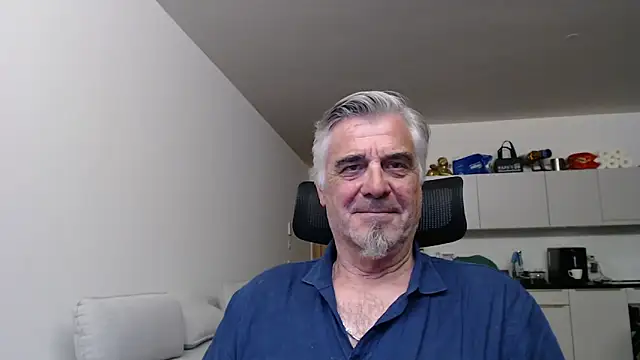 Snapshot of Buidapest chatting on 05-03-26, 02:38 Buidapest online show from 05-03-26, 02:38