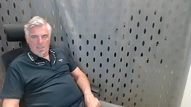 Snapshot of Buidapest chatting on 07-15-26, 11:56 Buidapest online show from 07-15-26, 11:56