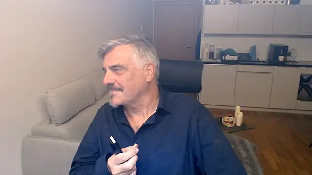 Buidapest online show from 12-17-25, 10:37