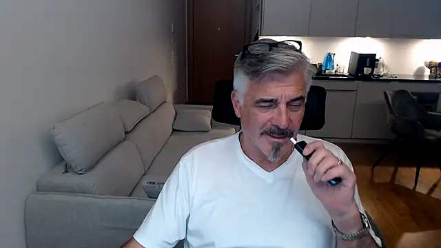 Snapshot of Buidapest chatting on 02-28-26, 04:34 Buidapest online show from 02-28-26, 04:34