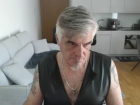 Buidapest online show from 04-19-26, 08:04