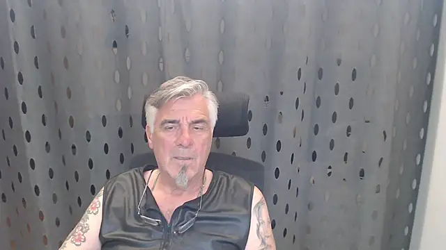 Snapshot of Buidapest chatting on 07-18-26, 12:36 Buidapest online show from 07-18-26, 12:36