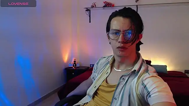 Snapshot of Brandon_starkk chatting on 05-15-26, 07:23 Brandon starkk online show from 05-15-26, 07:23