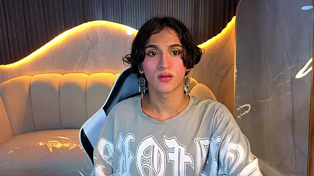 zoe tp online show from 12-21-25, 12:57