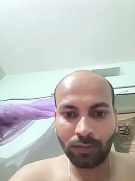 hunterr1593 online show from 04-12-26, 03:04